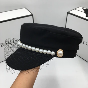 Naujas vilnos juoda skydeliai su užimantys perlų ir nėrinių moterims atkurti senovės būdų, kaip Britų karinio jūrų laivyno bžūp